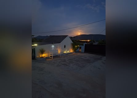 BEAUTIFUL COUNTRYHOUSE FOR LIVING WITH HORSES - WUNDERSCHÖNES LANDHAUS ZUR PRIVATEN PFERDEHALTUNG