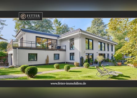 Villa in Taunusstein – Anwesen der Extraklasse mit parkähnlichem Grundstück und Stallungen!