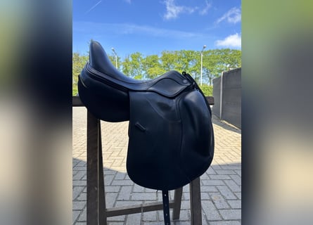 Prestige Brillante AS-X Monoflap Dressuur Zadel 17/32 - Prestige Dressage Saddle only 1 year old!