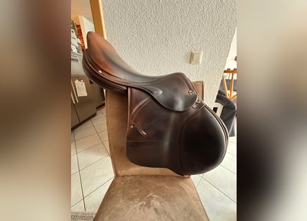 Jumping saddle Prestige Meredith 18''