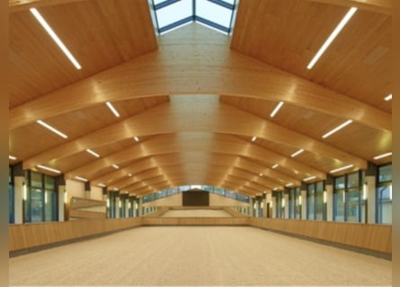 Grondstukken rondom exclusieve manege te koop