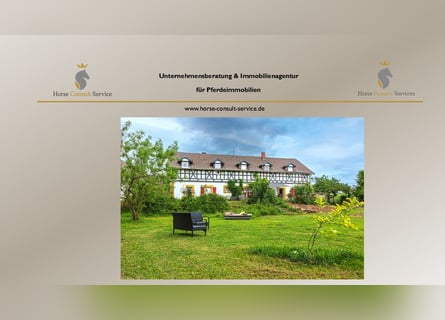 Viel Wohnraum, viele Optionen– Reitimmobilie in traumhafter Lage