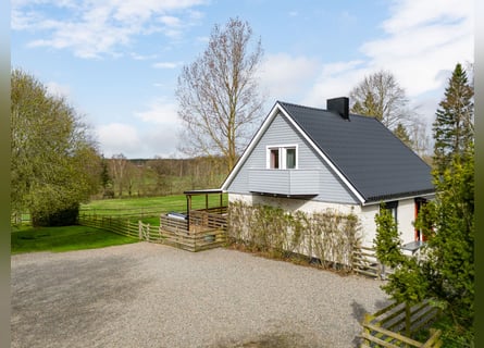 Welcome to this unique and thoughtfully designed equestrian property in Sweden 7,2 ha