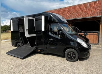 A LOUER Camion double cabine boite automatique Opel Movano STX
