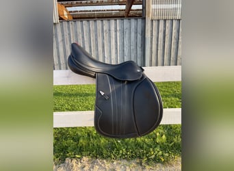 Equipe Springsattel „EK GO“ | 17,5" | Carbonbaum | Latexkissen