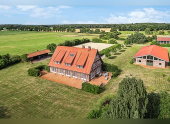 Exklusives Reitsportanwesen mit luxuriösem Fachwerk-Herrenhaus