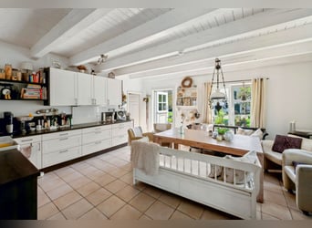 Elegantes Privatanwesen in Alleinlage für Pferdefreunde in ruhiger Lage