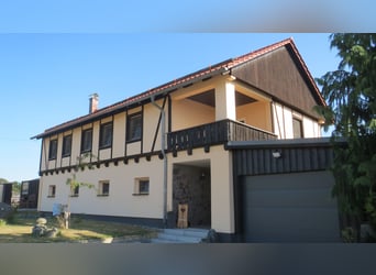 Le bonheur a une maison : propriété soignée avec appartement de vacances, en périphérie de Plauen / 