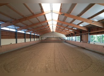 Moderne und rentable Reitanlage im Einzugsgebiet Bonn/Köln mit hochwertigem Wohnhaus
