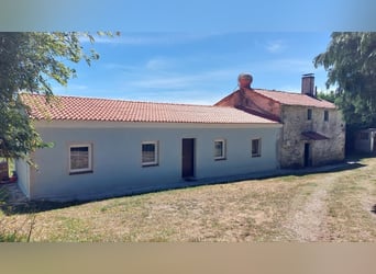 Propriété avec maison et écurie privée