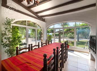 Propriété équestre avec maison d'habitation en Espagne, sur la Costa Brava, à seulement 10 minutes d