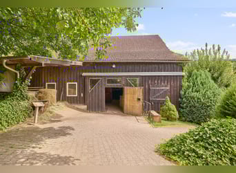 Propriété équestre dans l'Odenwald avec deux maisons d'habitation et espace pour 5 à 10 chevaux !