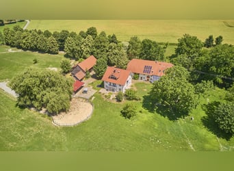 Propriété équestre privée dans le district de Ravensburg comprenant plusieurs maisons d'habitation e