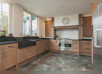 Propriété équestre privée exceptionnelle avec manège intérieur, écuries et résidence de luxe