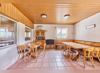 Reitanlage bei Villingen-Schwenningen mit zwei Reithallen & ländlicher Wohnidylle!