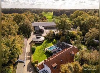 Unieke trainingsstal met prachtige villa op ca. 1 ha te Halle-Zoersel (Mogelijkheid tot aankoop extr