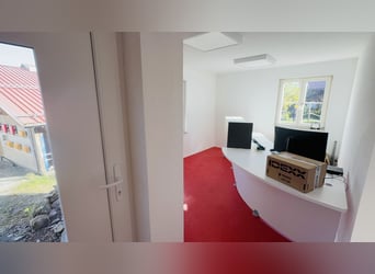 Vielseitiges Pferde- und Wohnensemble mit Ausbaupotenzial - Ideal für Tierklinik, Reitanlage uvm.