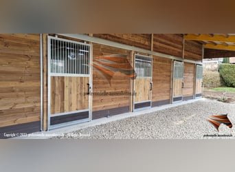 Pferdestall bauen - Stallungen, Aussenbox, Pferdebox und Offenstall kaufen, Weidehütte, Stall bauen,