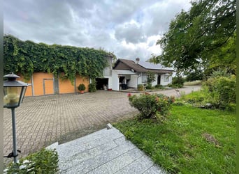 Aussiedlerhof mit viel Wohnraum in idyllischer Alleinlage