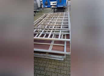 Boxen Trennwände und Türen mit Bongossiholzfüllung