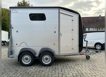 Böckmann Portax E Pferdeanhänger 2,4t Satttelkammer 100km/h Hecktür schwenkbar 