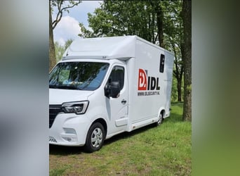 Camion-Remorque Renault JK pour chevaux, version étalon !