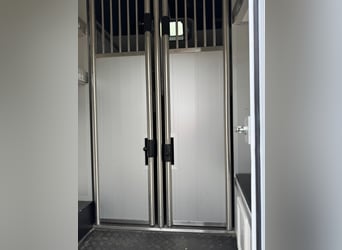 Camion-Remorque Renault JK pour chevaux, version étalon !