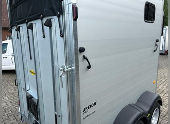 Humbaur Pferdeanhänger Areion Pro 2700 2,7t Sattelkammer 100km/h Black Hecktür schwenkbar