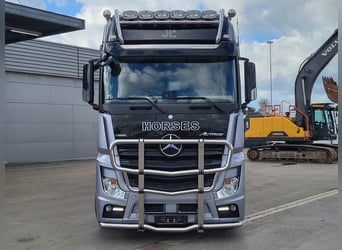 Mercedes-Benz Actros 2551 Horse Truck + Living (2017) —  5–6 horses — 23.236 km — Euro 6