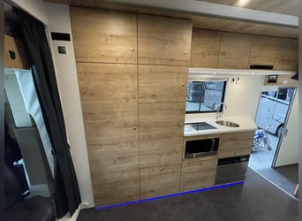 Pferdetransporter JL HighlineXXL DB2551 Actros Wohnmobilzulassung