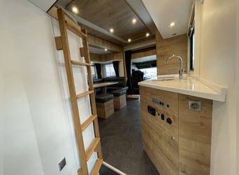 Pferdetransporter JL HighlineXXL DB2551 Actros Wohnmobilzulassung