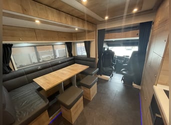 Pferdetransporter JL HighlineXXL DB2551 Actros Wohnmobilzulassung