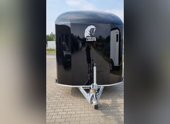 Remorque Cheval Liberté Maxi 4 – avec rampe latérale et sellerie intégrée