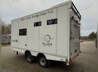 Remorque pour 4 chevaux avec espace social