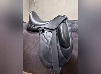 Envy Motion, selle de dressage de 17 pouces