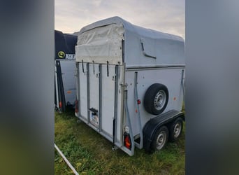 Remorque MAN pour 2 chevaux.
