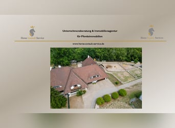 Amplia finca ecuestre con una vivienda excepcional, cinco unidades residenciales, pista cubierta y m