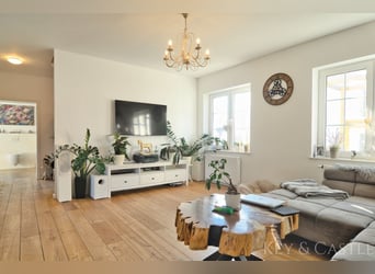 Casa unifamiliar completamente reformada con posibilidad de mantener caballos en Oberkrämer