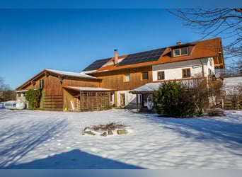 Encantadora casa de campo con área para caballos desarrollada en Zeilarn (al este de Múnich), sin co