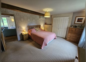Hermosa propiedad en el sur de Francia con tres casas, una piscina climatizada y 2,2 hectáreas de te
