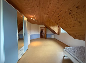 Idyllisches Landanwesen mit Wohnhaus und Stallungen in Unterfranken