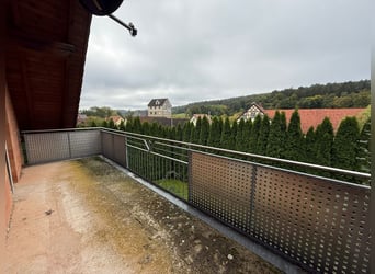 Idyllisches Landanwesen mit Wohnhaus und Stallungen in Unterfranken