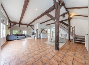 ¡Increíble finca ecuestre con excelente conexión cerca de Oldenburg!