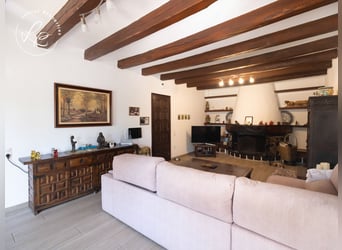 Spektakuläres Reitanwesen mit Wohnhaus an der Costa Brava, nur 10 Minuten von den Stränden entfernt.