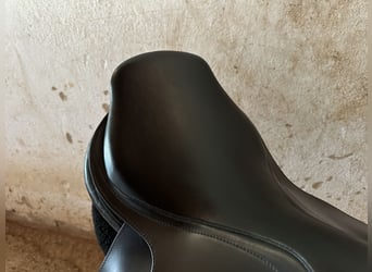 Montura de Salto Nueva