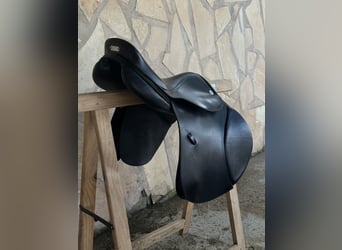 Montura de Salto Nueva
