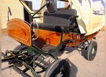 Carroza nueva con ruedas de tractor