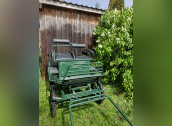 Carroza de maratón para un caballo en tiro único con arneses