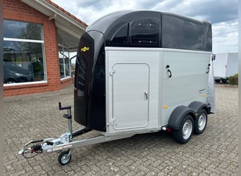 Humbaur Pferdeanhänger Xanthos Aero 2400 2,4t Sattelkammer 100km/h Black