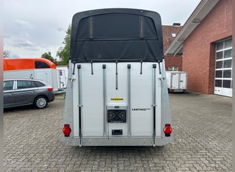 Humbaur Pferdeanhänger Xanthos Aero 2400 2,4t Sattelkammer 100km/h Black